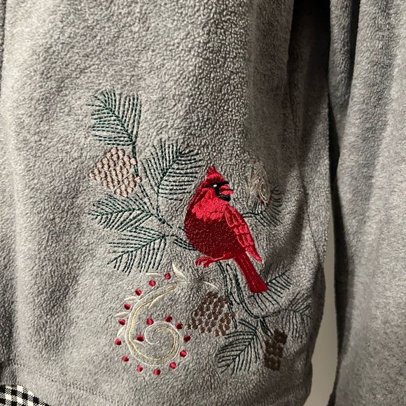 Womens Fleece Sz M Red Cardinals Embroidered Faux Fur Collar Sweater Grandmacore - Picture 3 of 11
